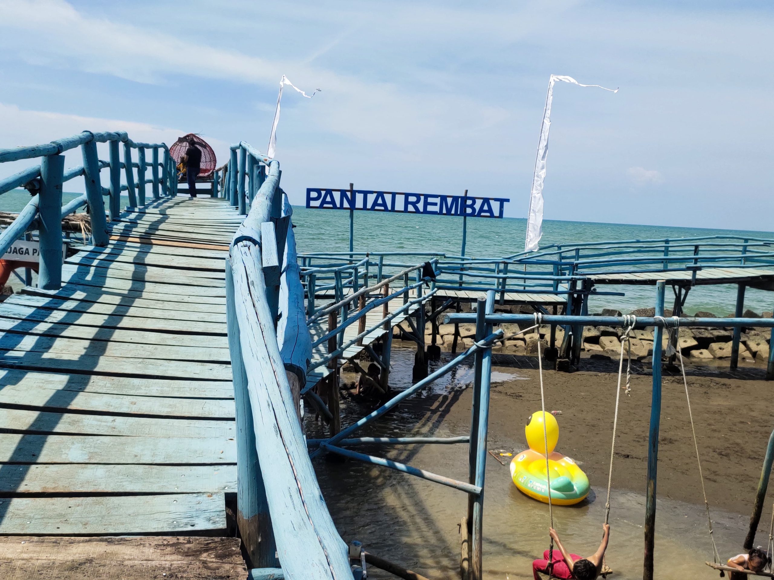 wisata alam pantai rembat